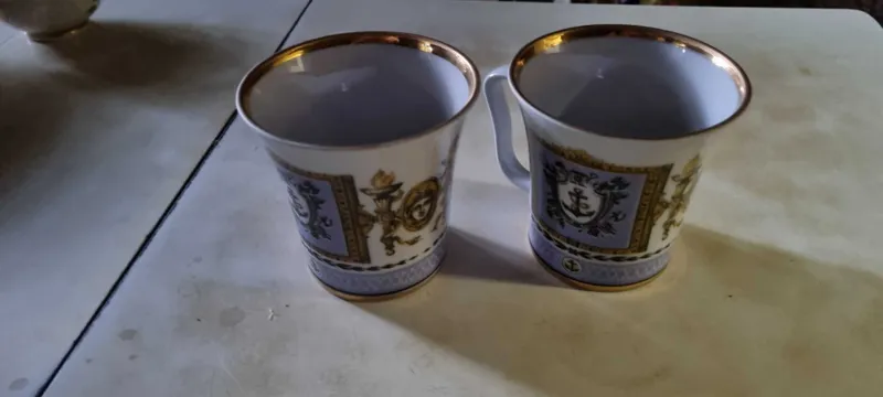 Продаю две кружки,производство ЛФЗ.Цена 300000