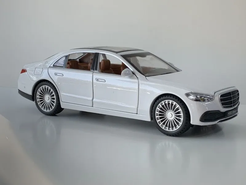 Modelka Mercedes-Benz S-Class V223 1:24 2