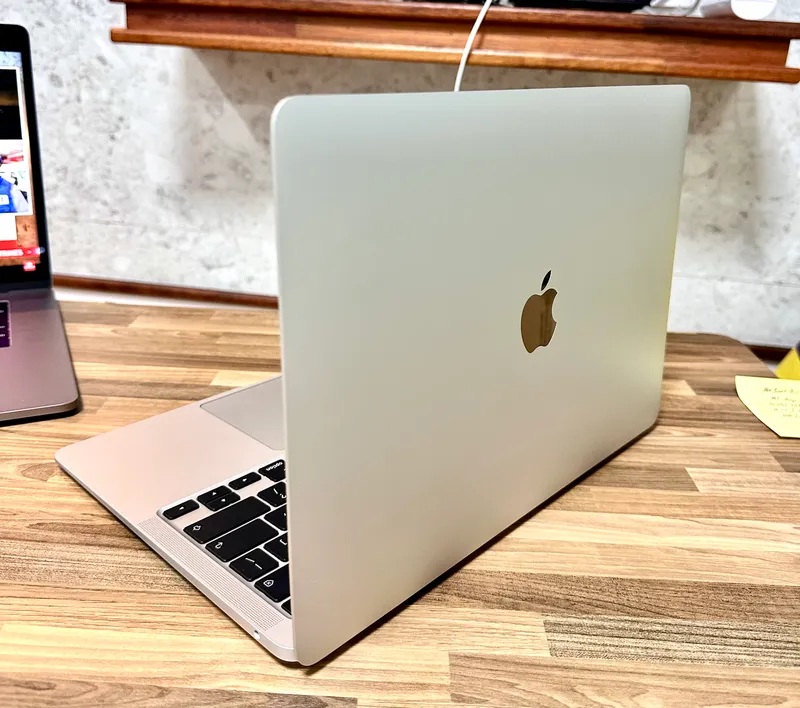 MacBook Air M1 Silver 8/256 — идеал (MacBook-Apple) 3 MacBook Air M1 Silver 8/256 — идеал (MacBook-Apple) 3