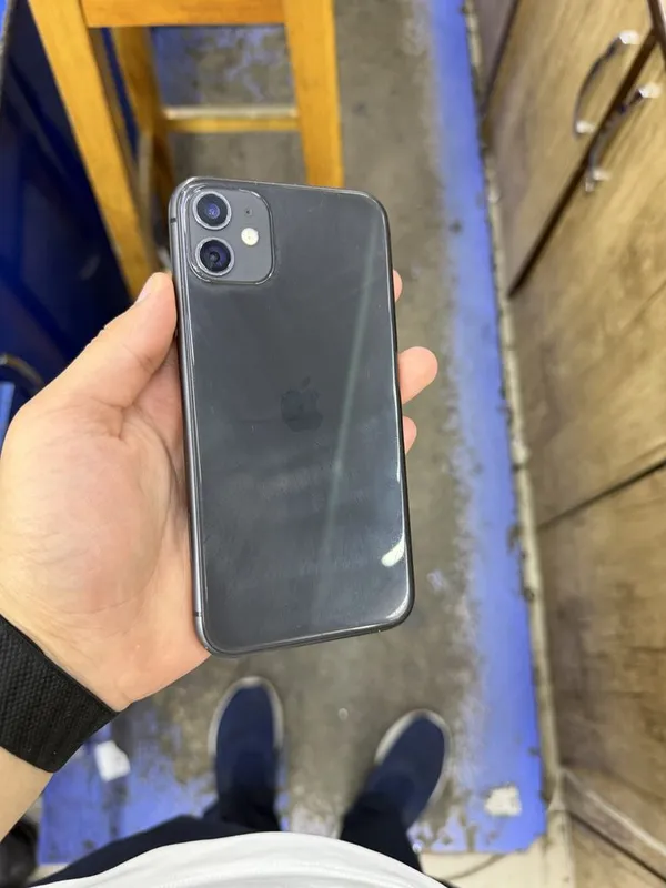 iPhone 11 black 64gb 1
