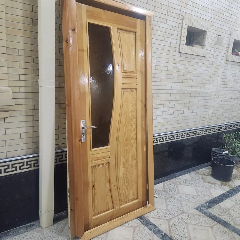 ПРОДАЁТСЯ ДВЕРЬ МЕЖКОМНАТНЫЙ ИЗ ОРЕХОВОГО ДЕРЕВО. — фото 1