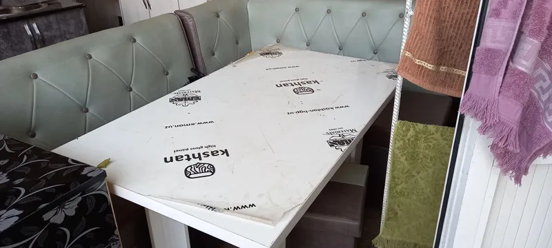 Продаётся угловая диван в комплекте