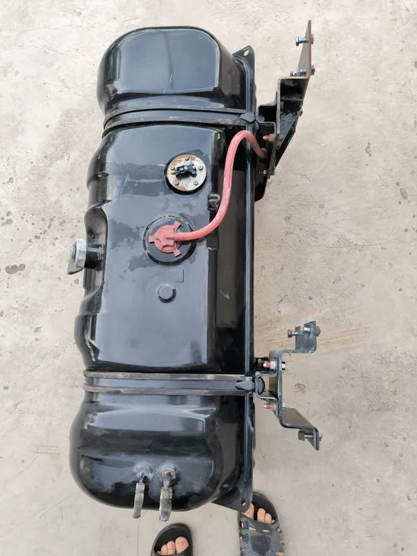 Isuzu avtobusning dizel baki sotiladi — фото 4