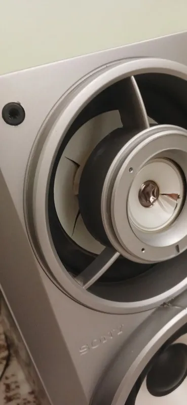 Sony muzikalne sentr 4