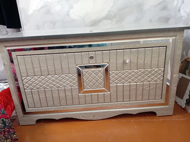 Sandiq sotiladi yangi 1