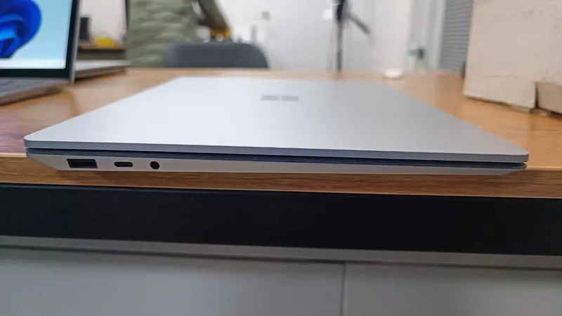 Microsoft Core i 7 512Gb SSD, 16Gb Operativka Sensor ekran — фото 1