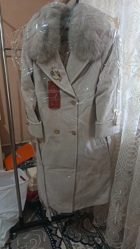 Новое женское пальто, с мехом, качественное 1