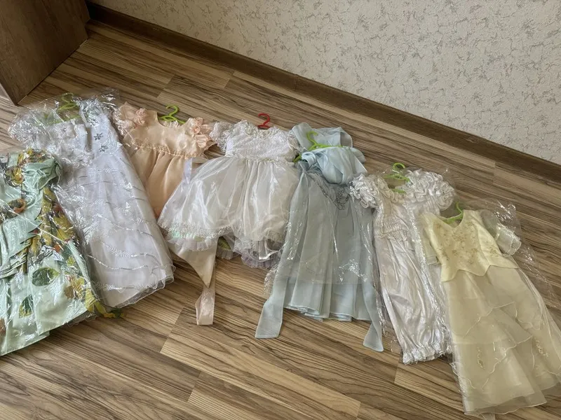 Продаются платья за все 200000