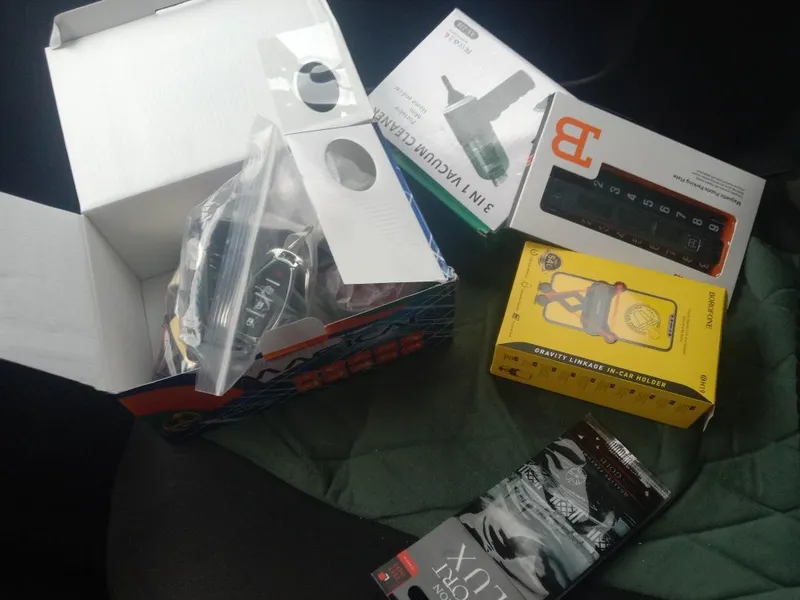 mejigar, avsijitel, nomer padstavka, mini pilisos, telefon qisadigan