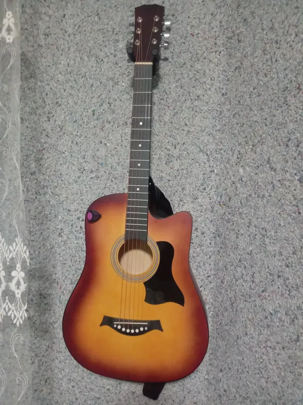 gitara sotiladi 3kuin ishlatigan