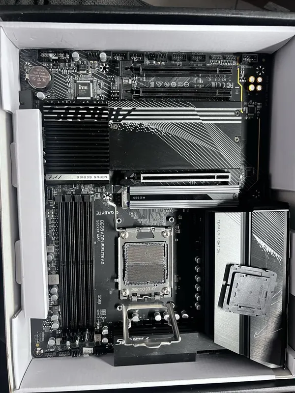 Gigabyte z790 aorus elite B650 aorus elite ax — фото 1 Gigabyte z790 aorus elite B650 aorus elite ax — фото 1
