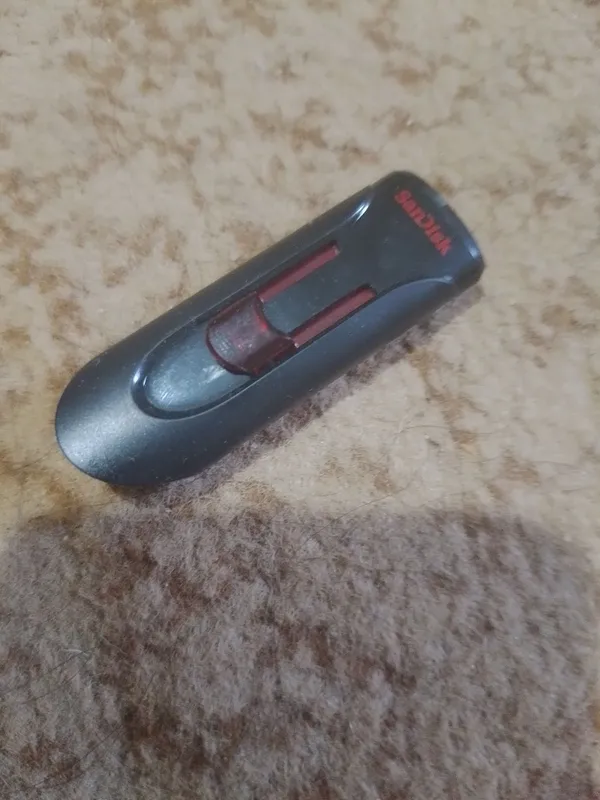 SanDisk флешка . SanDisk флешка .