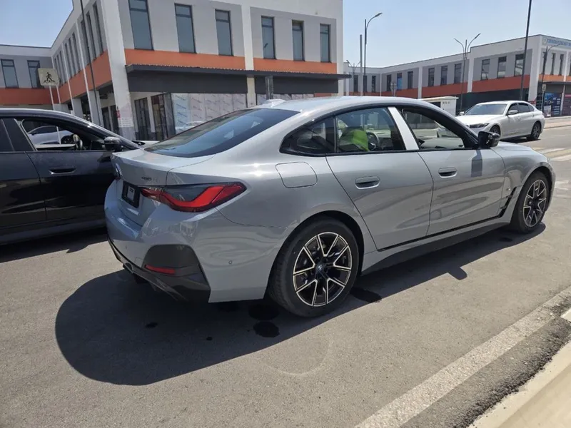 Bmw i4, 40L M-sport Germaniya 2024 год — фото 2