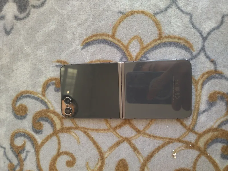 телефон Samsung 1
