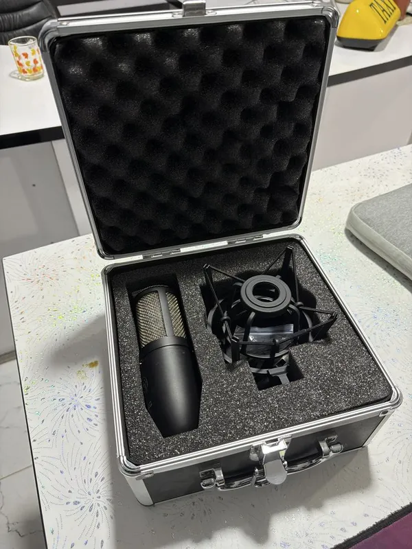 Студейный микрофон AKG P420 — фото 1