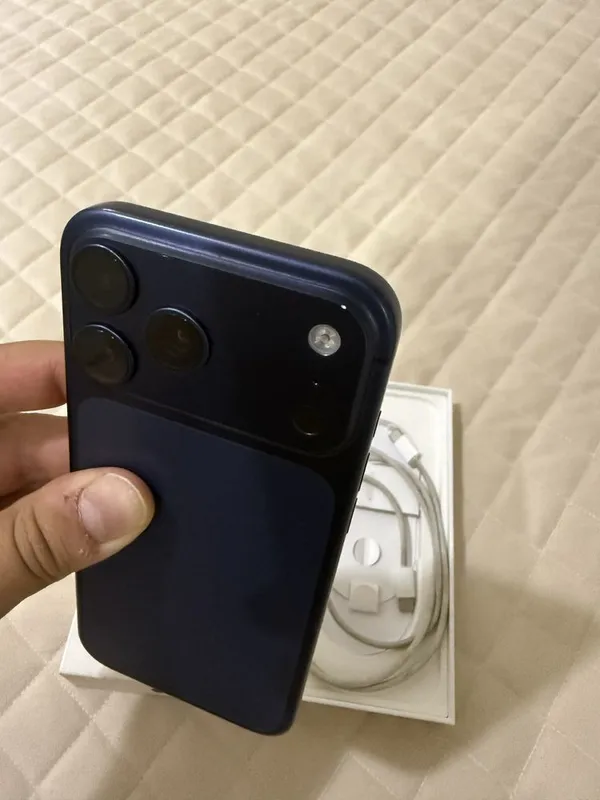 Iphone 17 Pro Max Blue 256 GB 100% yomkost — фото 3