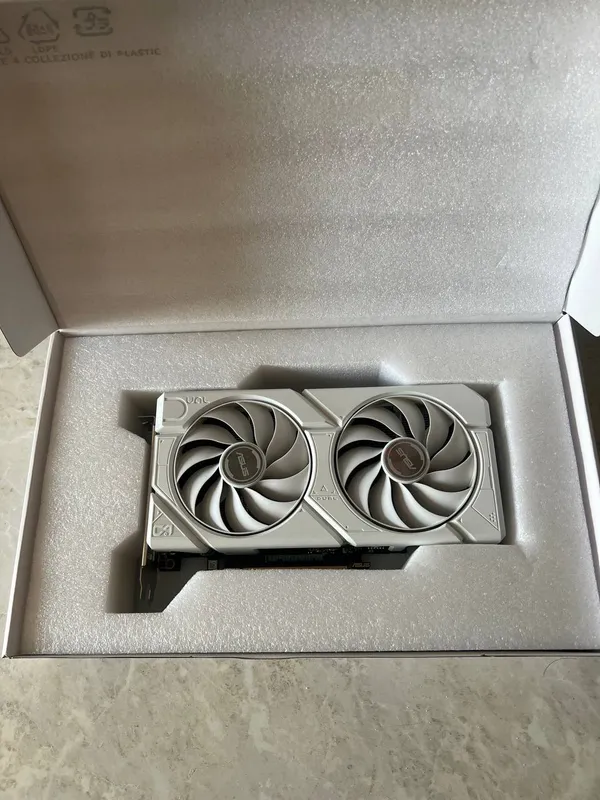 ASUS RTX 4060 8 GB видеокарта 2 ASUS RTX 4060 8 GB видеокарта 2