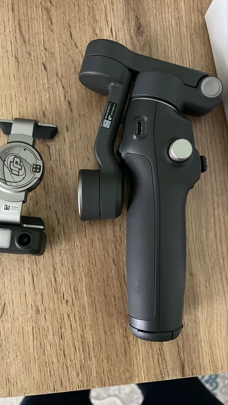 Stablizator Dji Osmo 7 p sotiladi 1 Stablizator Dji Osmo 7 p sotiladi 1