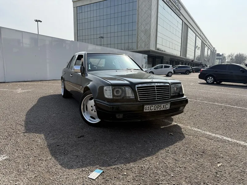 Mercedes Benz E320 W124