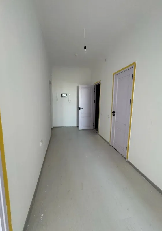 Uy sotiladi 2 xona 3