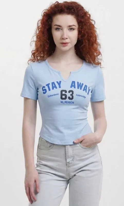 Стильная голубая футболка Stay Away