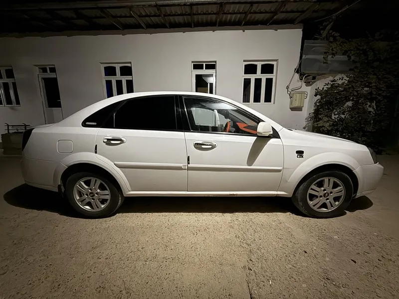 Lacetti 1.8 2009 5