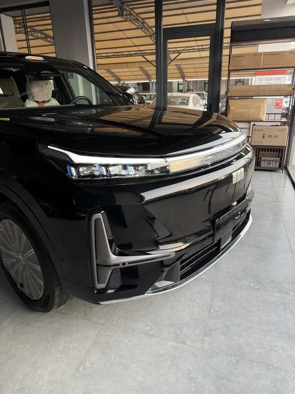 GEELY Galaxy M9 новинка от корпорации Geely