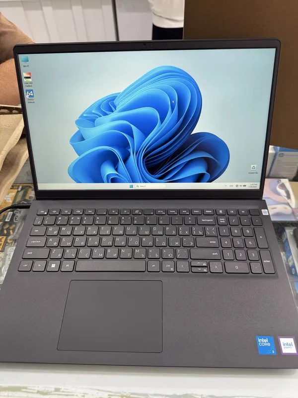 Dell core3-100U 8/512 15.6 FHD Ips 120Hz 3