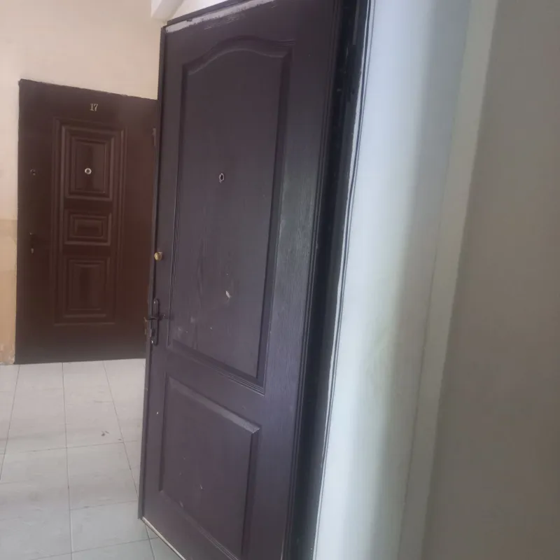 Temir eshik sotiladi tashqi tarafi temir ichi uy tarafi mdf 3