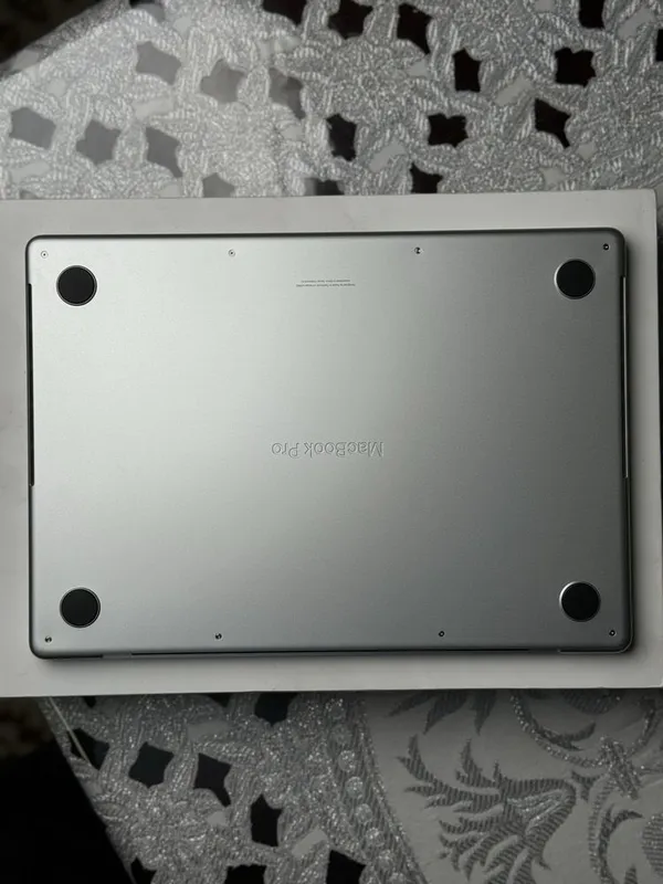 Macbook pro m3 18/512 3 Macbook pro m3 18/512 3