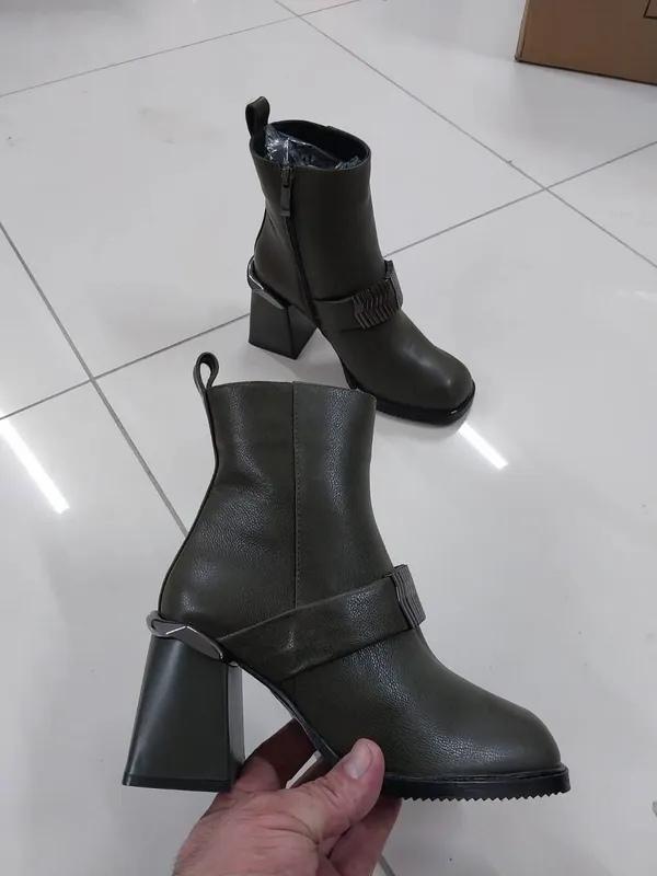 Mutlaqo yangi turkiya sifati zor 37-38 razmer Mutlaqo yangi turkiya sifati zor 37-38 razmer