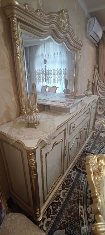 Срочно продаётся мебель!!! Комод + стол и стулья 2 Срочно продаётся мебель!!! Комод + стол и стулья 2