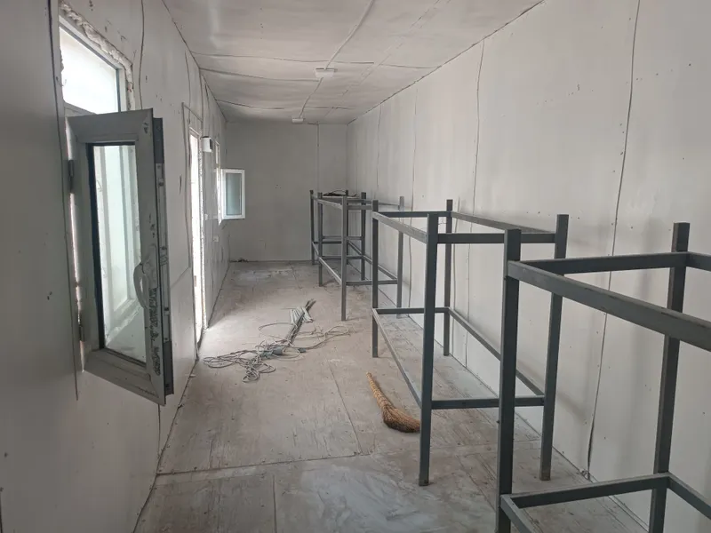 B U 12 metr konteyner krovatlari bilan — фото 2