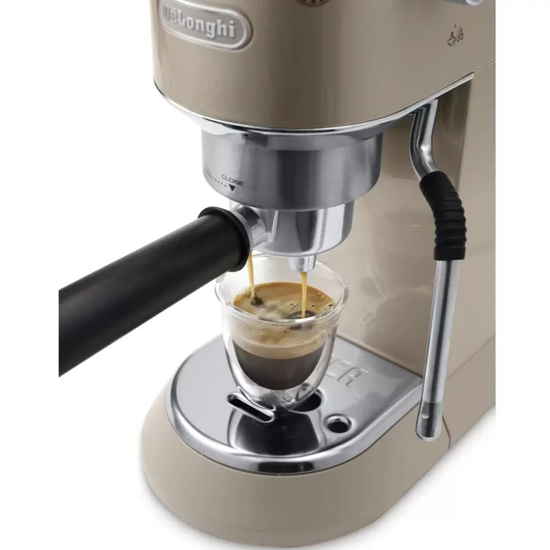 Рожковая кофеварка DeLonghi EC885.BG