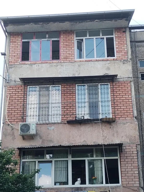 Balkonga g'isht teramiz. Kladka balkon. Керпичная кладка балконов — фото 1