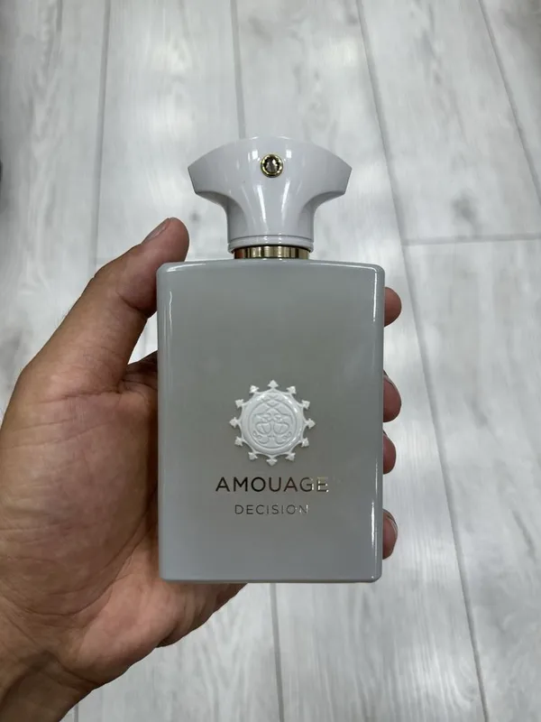 Amouage Decision 8 Amouage Decision 8