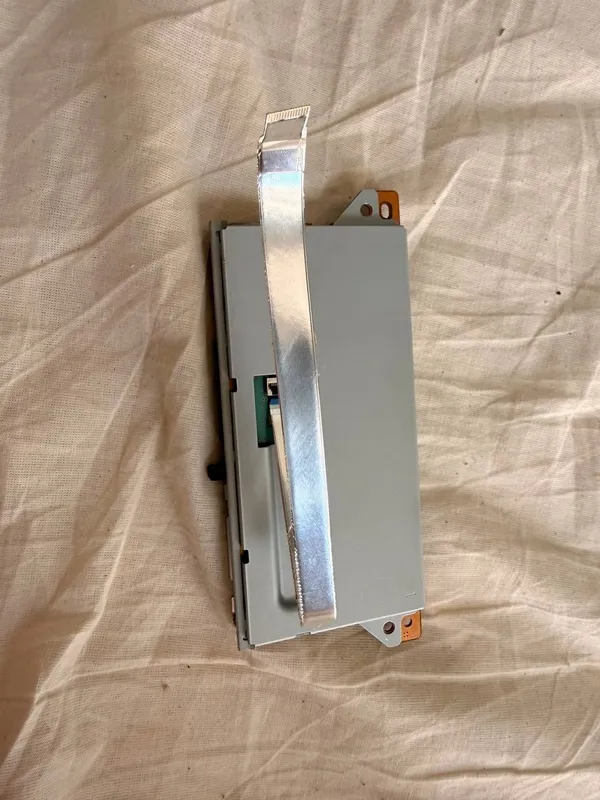 PS3 Slim ehtiyot qismlarga (razbor) - privod, korpus, plata PS3 Slim e 5 PS3 Slim ehtiyot qismlarga (razbor) - privod, korpus, plata PS3 Slim e 5