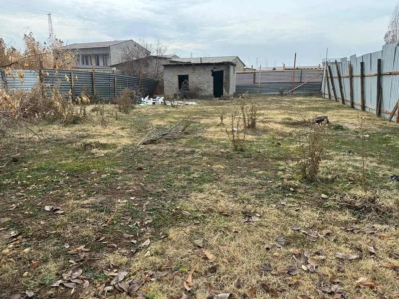 Yer sotiladi sotixi 25000