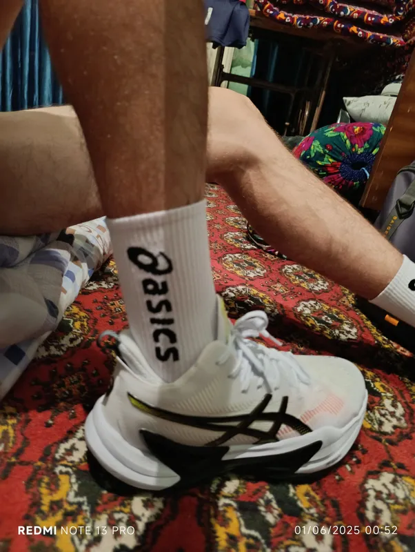 krasoʻvka sotladi ASICS Parij Madel 1 yil boʻldi