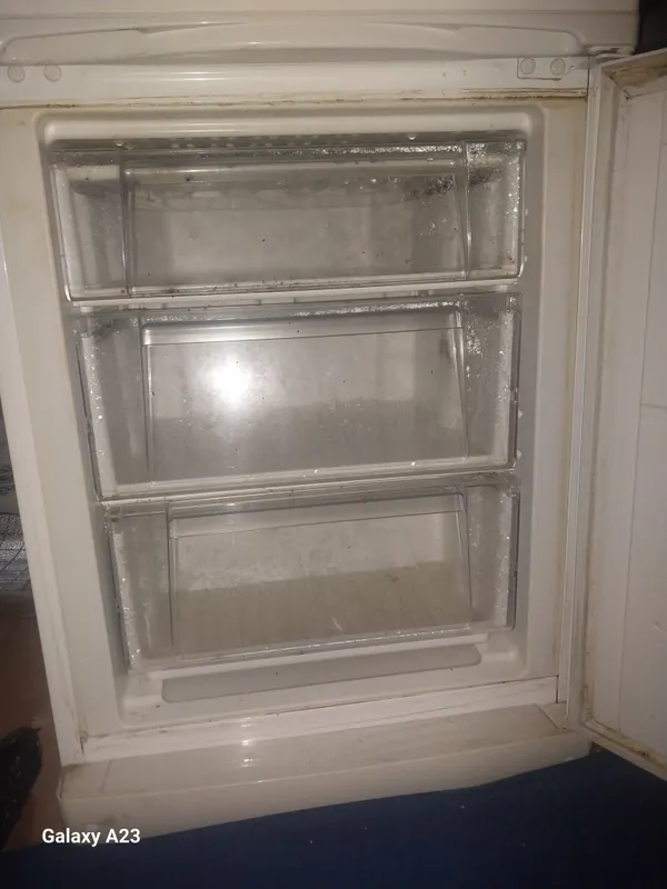 Продаётся старый холодильник 4