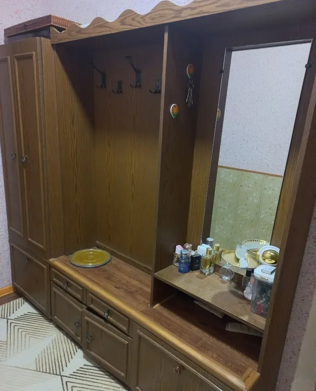 Yotoqxona mebel devori sotiladi 2 Yotoqxona mebel devori sotiladi 2
