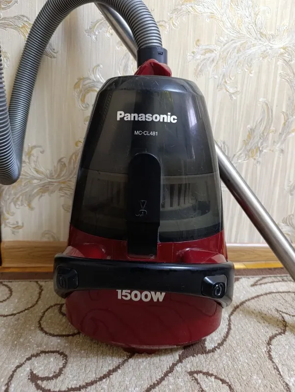 Пылесос Panasonic.