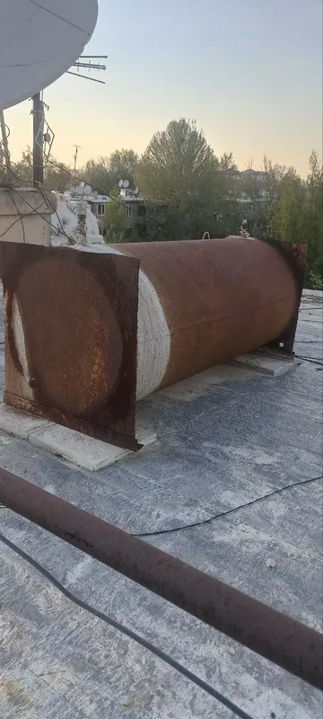 Металлические ёмкость воды