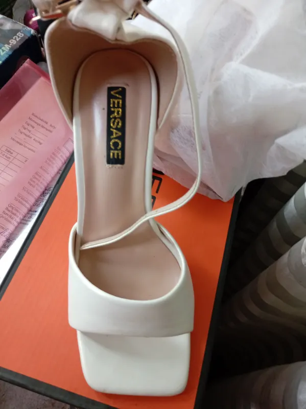 VERSACE razmer 36 holati yangi