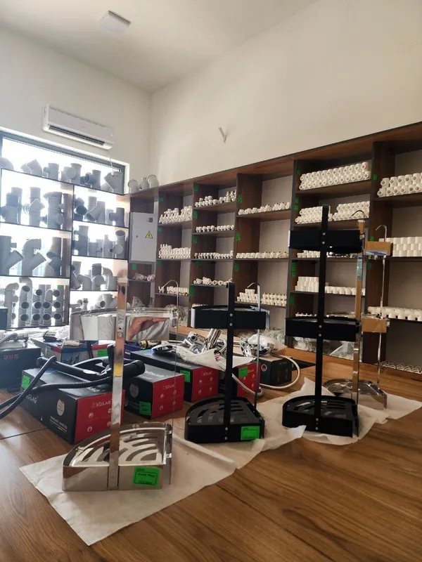 SROCHNO Tayyor biznes sotiladi Yurib turgan santexnika dokoni Arzon na 4