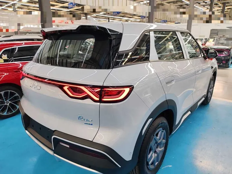 BYD Yuan UP Intelligent Driving Version 401 KM Dynamic Edition — фото 4