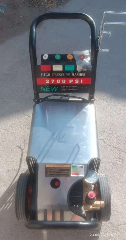 Продается Карчер на 380 V. Мощность 250-300 атмосфер Продается Карчер на 380 V. Мощность 250-300 атмосфер