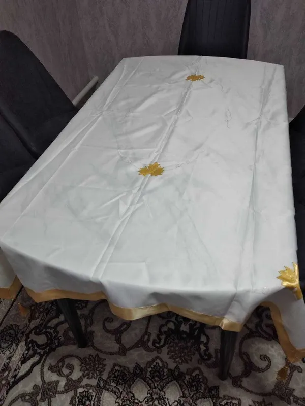 Скатерть сотилади..