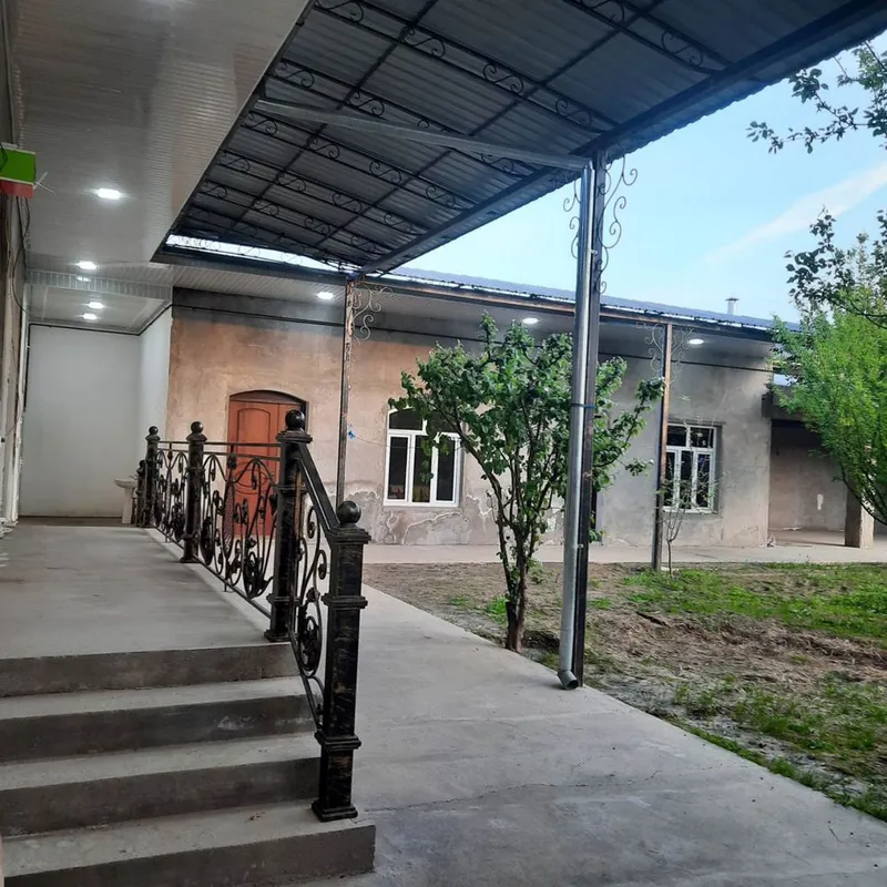 Ozimi uyim sotiladi
