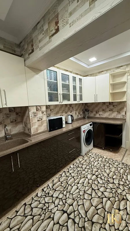 Продаётся 4-комнатная квартира, 85 м², 3/4, евроремонт 6